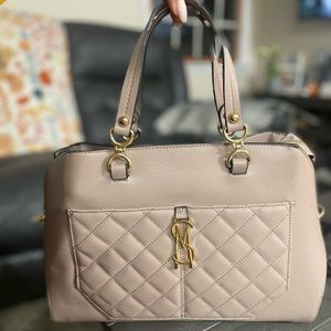 Steve Madden Tan and gold bag!
